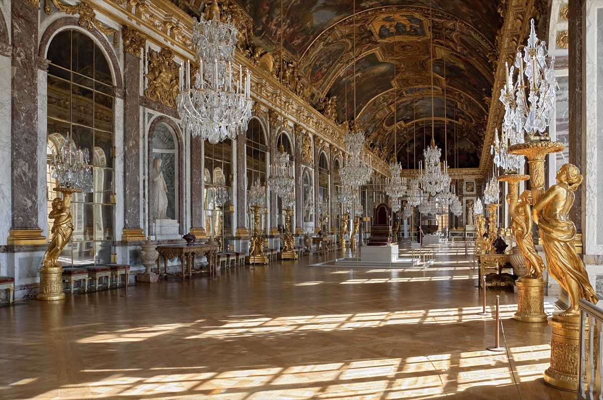 Cortile dei Specchi di Versailles