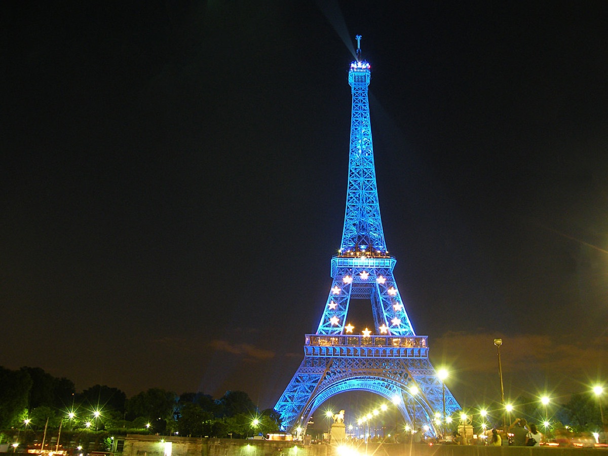paris evening skyline