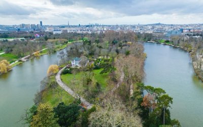 Sena: Tu ventana viva a la arquitectura parisina clásica