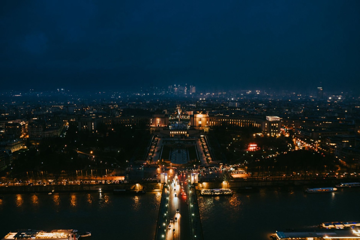 Parijse Seine bij nacht