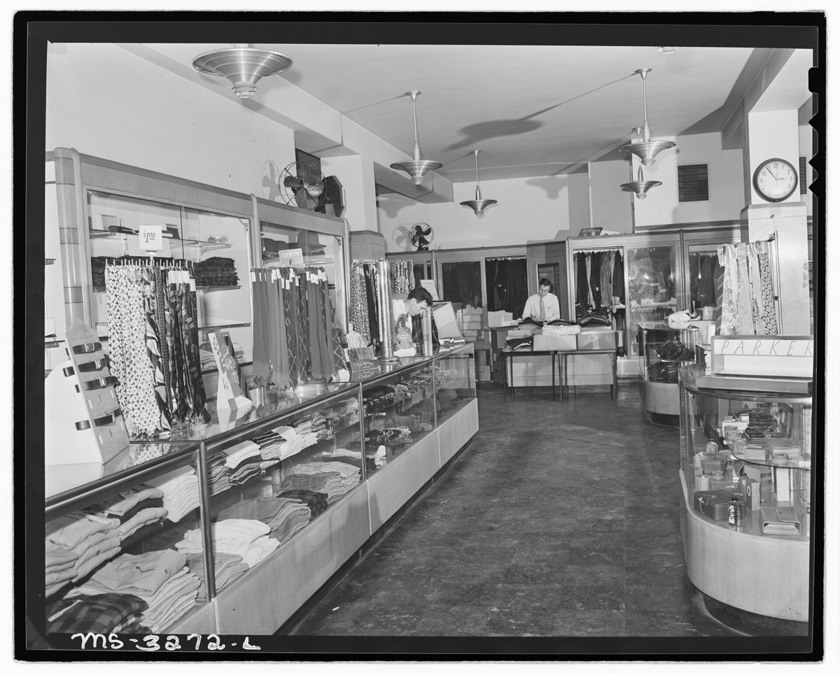tienda de ropa interior parisiense