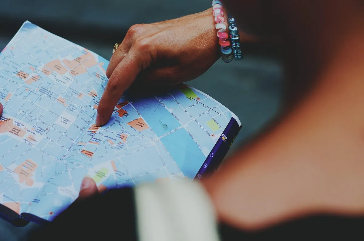 map, tourism, lost, direction, guide, tourist guide, world map, travel, traveler, world, holiday, paper, view, planning, details, style, woman, europe
